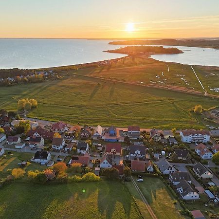 Schicke Fewo Mit Terrasse, Gratis Nutzung Vom Ahoi Erlebnisbad Und Sauna In Sellin - Haus De Niege Wech Fewo 02 Тіссов Екстер'єр фото