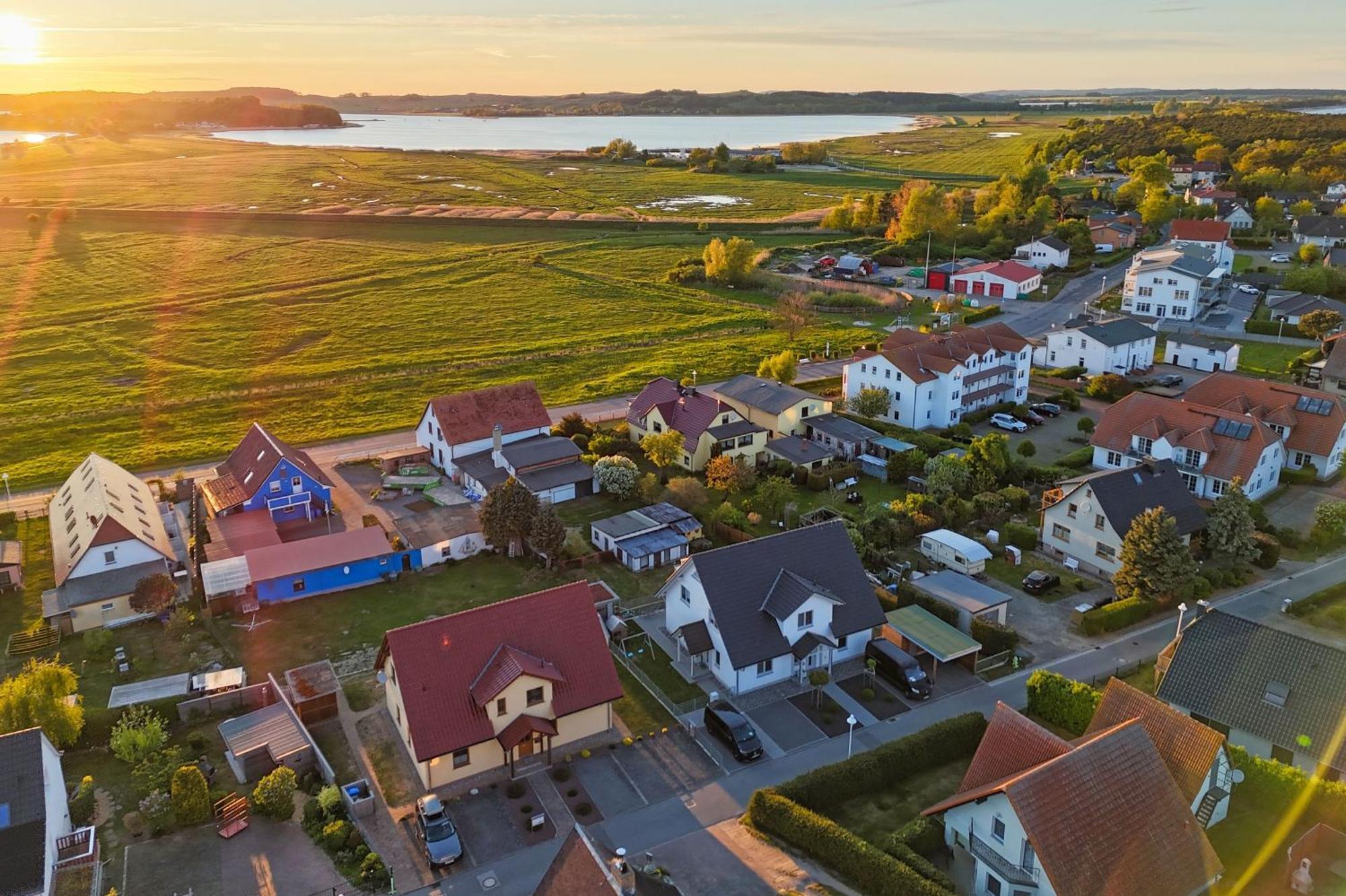 Schicke Fewo Mit Terrasse, Gratis Nutzung Vom Ahoi Erlebnisbad Und Sauna In Sellin - Haus De Niege Wech Fewo 02 Тіссов Екстер'єр фото